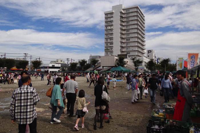 初めて三条マルシェの会場になったパルム1跡地