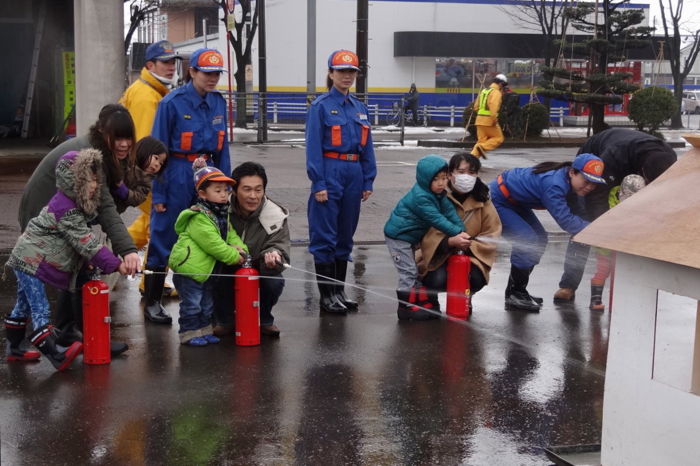 市民も水消火器訓練