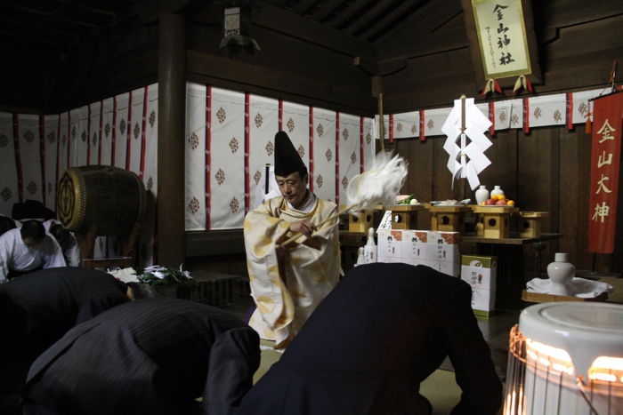 金山神社での神事