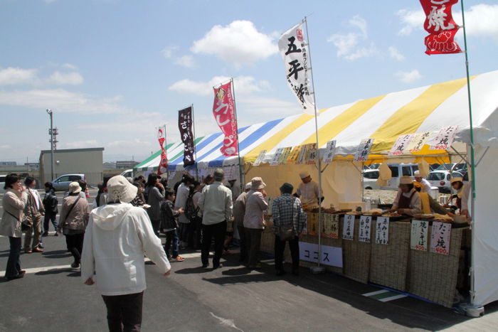 2日目・飲食販売のテント