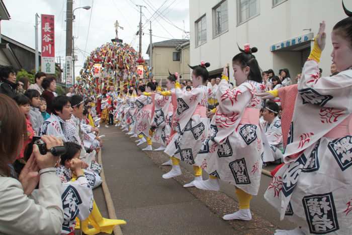 横町万灯組の出陣式