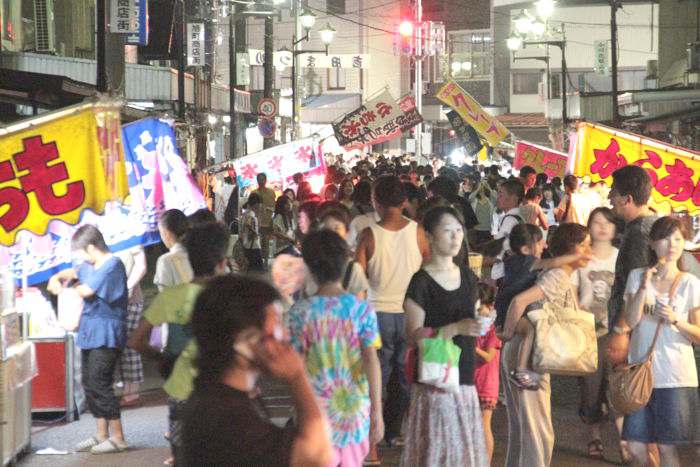 吉田諏訪神社の例大祭に伴う露店