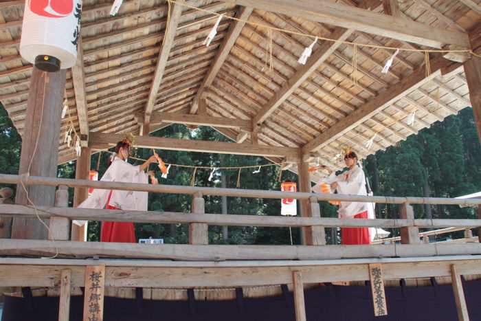 魚沼神社の太太神楽