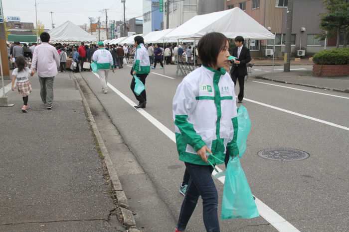 日本たばこによる「ひろえば街が好きになる運動」