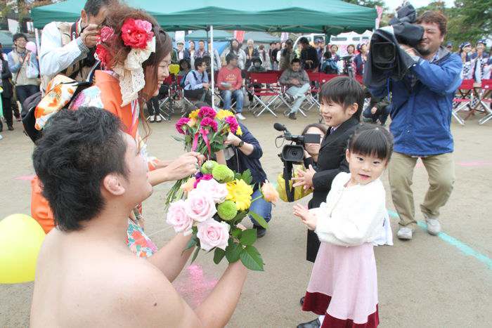 三条別院境内でマルシェ婚イベント