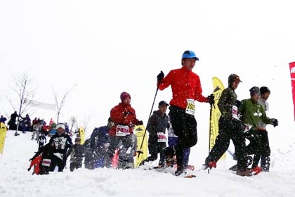 14A15ƃXm[s[NHeadquarters̃LvtB[hƂ̎ӂɊJĂuWINTER TRAIL GAMES`zᎂqՁ`v14sꂽugCi[Y Xm[V[JbvOv