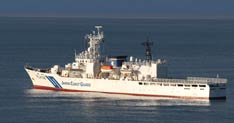 新潟海上保安部の巡視船「えちご」は翌日も座礁したままで船体調査