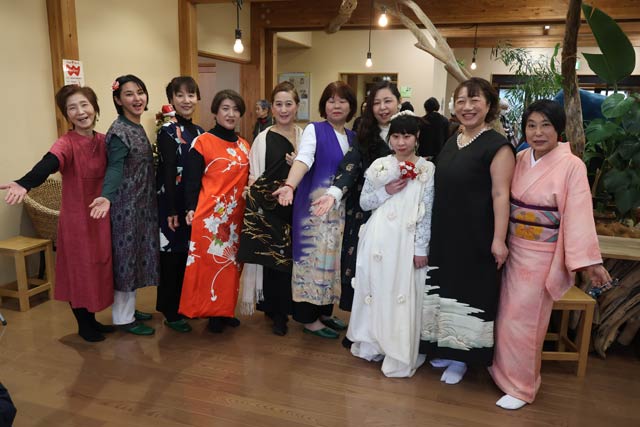 モデルの記念撮影