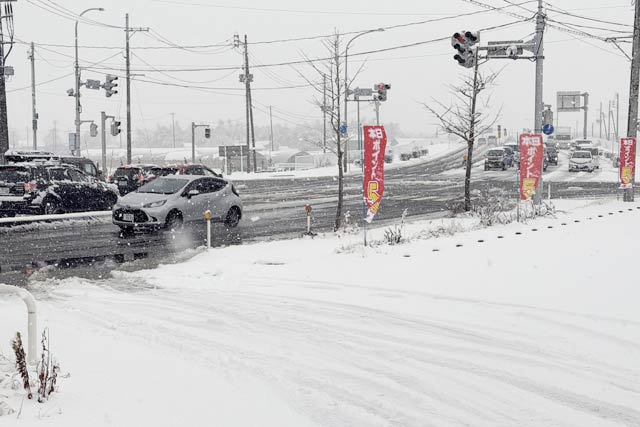 27���̎O���s�͐Ⴊ�~�������񂾂�ōō��C���͍��G�Œ�2.1�x�A�Œ�́|0.6�x