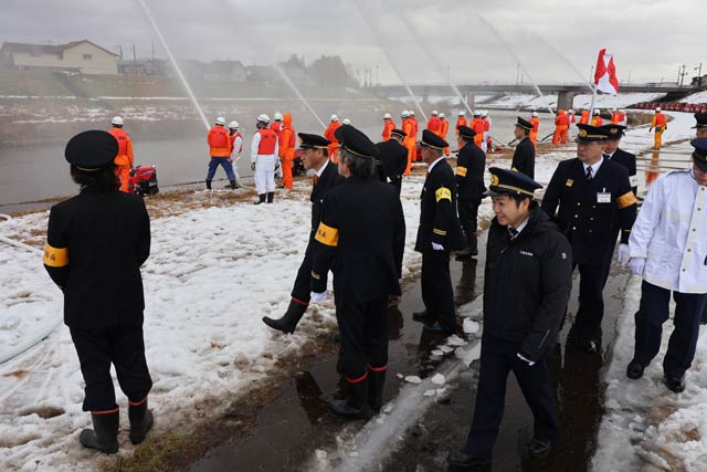 �������铝�Ă̑��s����