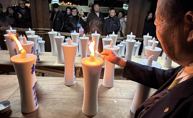 ���R�_�Ђ̂낤�����ɓ_��