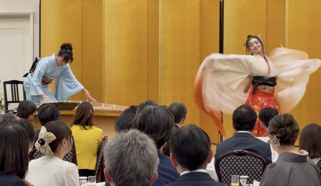 �A�g���N�V������ⵋȂƕ�