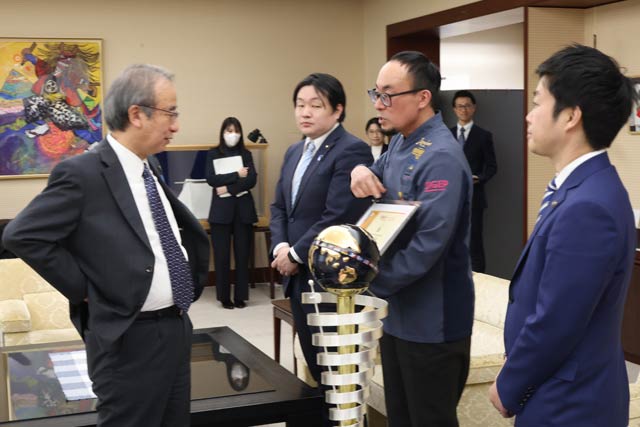 �O���s�̃W�F���[�g�E�l�E���v�ԍN�V���񂪈ɃW�F���[�g���E���œ��{�l���D����m���ɕ�