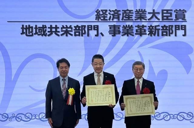 �O���̘V�܍H��[�J�[���ō��܁@�}���g���J��H�쏊�A100�N��ƌ����Ōo�Y��b��