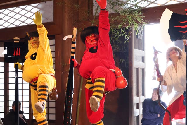 キレッキレの鬼踊り