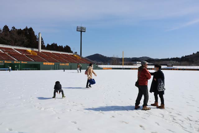 �O���p�[�������X�^�W�A�����ӍՂɐ�l��������@1������̃e�[�}�p�[�N�𖞋i