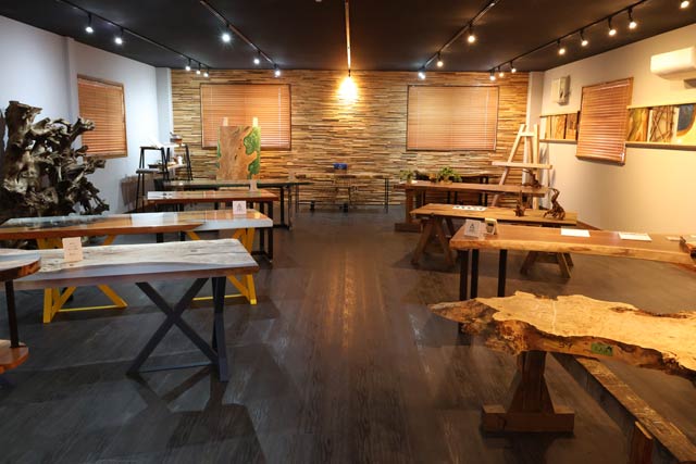 ���W���e�[�u���̃V���[���[��