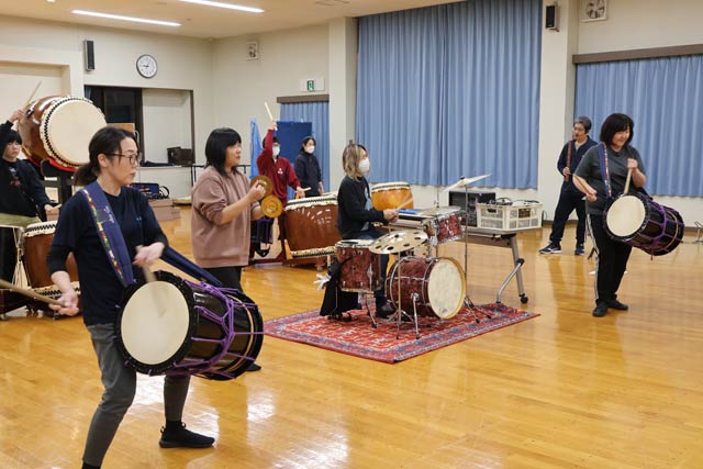 �򉍑���45���N�ŏW�听�ƒ���̑啑��@3��8���ɉ��s������قŋL�O�����@���؃Q�X�g�����g�����h���W