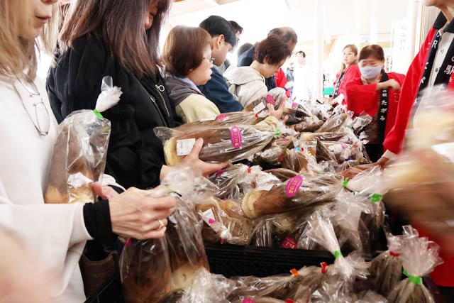 ��7��������s��A����������M�@�c�㒬�̂����̂��܂�J��