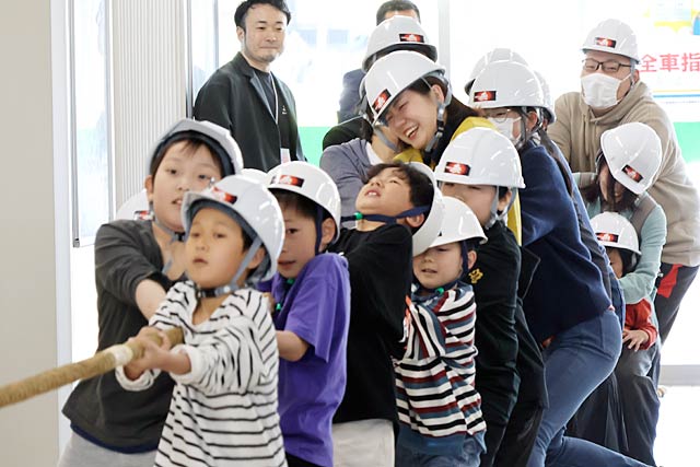 ���s�ƎO���s�����O���w�\���̎s�����܂����ōj�����Ό�