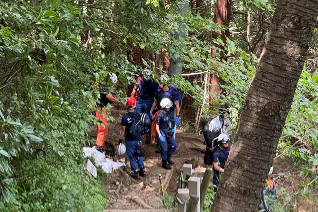 弥彦山で80代男性が体調不良　県防災ヘリで救助、病院へ搬送