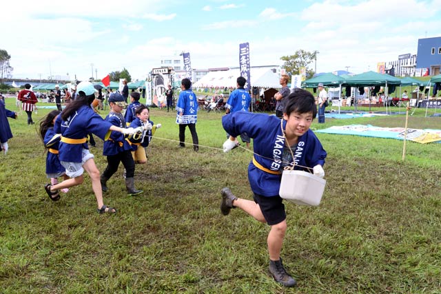 「なめてもらっちゃ困る！」　小中学生38人がおとな顔負けの三条凧合戦