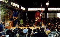 三条市・本成寺で節分会