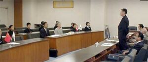三条市青少年海外派遣事業の出発あいさつ式
