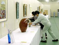第23回三条市美術展の展示作業