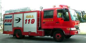 燕市消防本部が導入の水槽付き小型ポンプ車を披露