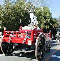 弥彦神社のお白石持ちの白石を載せた輿