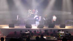 「TSUBAME ROCK LEGEND 2001」で11バンドが熱演