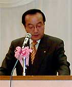 講演する寺島専務取締役