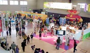 「きらめく越後I LOVE 県央2001」親子連れでにぎわう