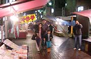 三条別院のお取り越し、人もまばらな露店