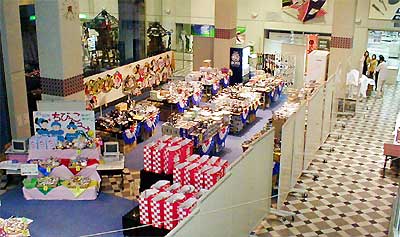 初売りの準備万端、あとは新年を待つばかりの地場産センター