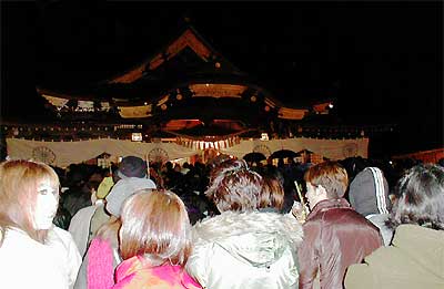 新しくなって初めての新年を迎えた本殿
