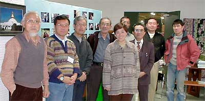 展示会場を訪れた撮影者たち