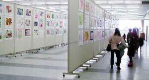 16、17日と三条市・幼小中美術展に作品600点並ぶ
