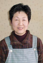 「ヌエック2002・全国交流フェスティバル」実行委員に委嘱された三条女性会議代表の田辺とも子さん