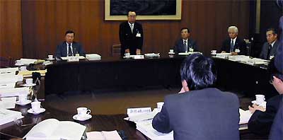 22日行われた燕市の平成14年度予算案の報告