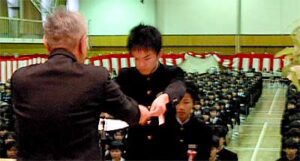 8日、三条市内7中学校の卒業式で960人巣立つ
