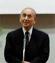 祝辞を述べる小池市長
