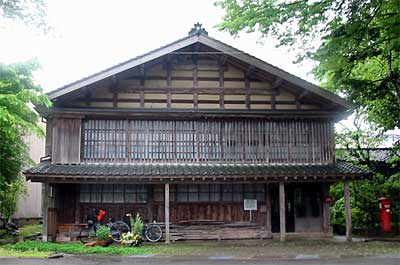 鶴巻邸の母屋正面
