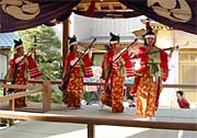 稚児による四神の舞