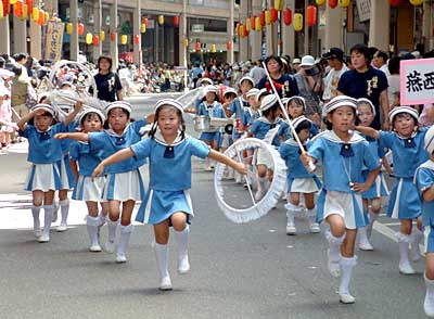 顔を真っ赤にしてまさに熱演の子どもたち