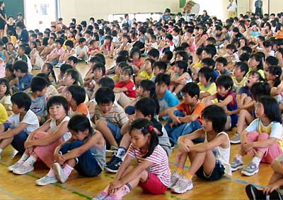 三条市立大崎小学校の1学期の終業式