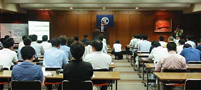 三条エコノミークラブ7月例会は東陽理化学研究所・兼古会長の講演
