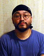 脚本をはじめ全体をプロデュースするタナカ・キンさん