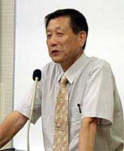 講演する高橋三条市長